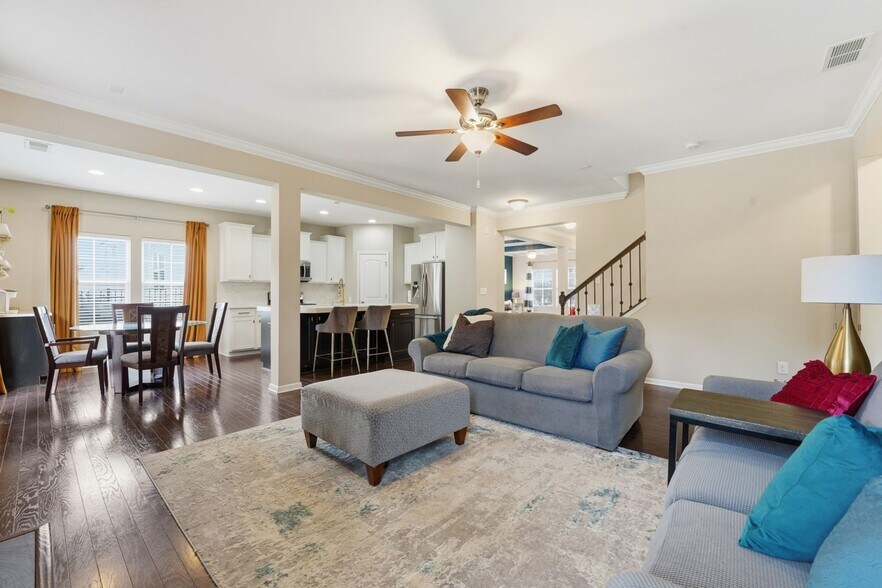 Building Photo - 2269 Isaac St