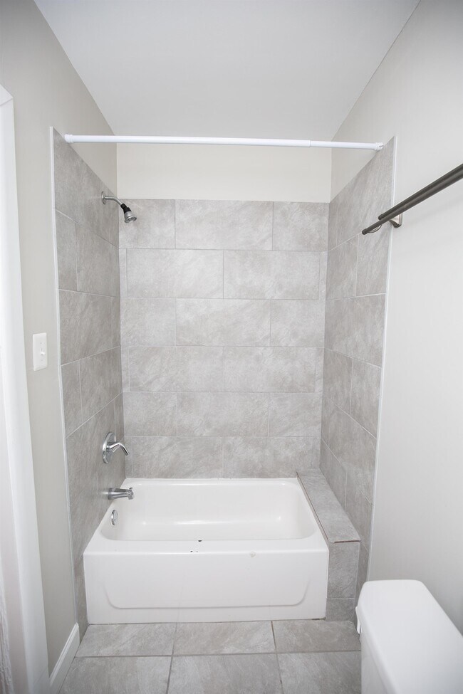 Building Photo - 1114 Spruce St