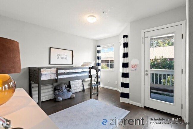 Building Photo - 3 br, 2 bath Townhome - 137 Margo Drive, M...