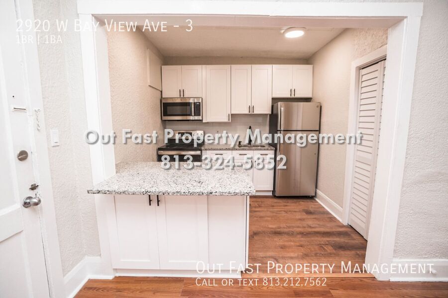 Building Photo - 2920 W Bay View Ave