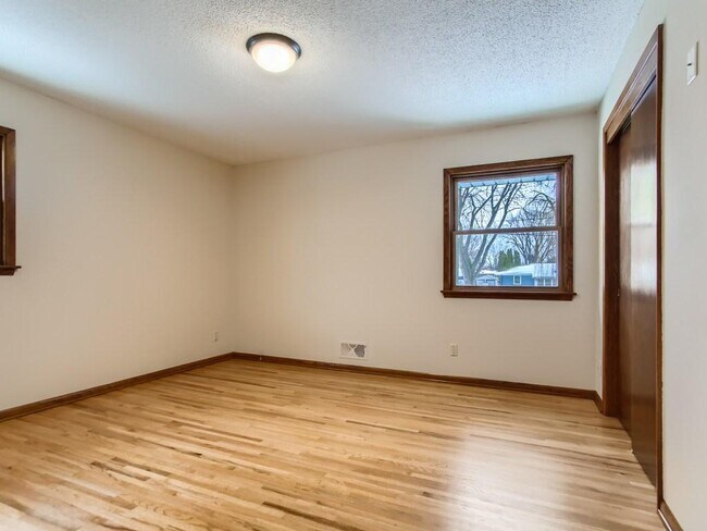 Building Photo - 12625 Monterey Ave S