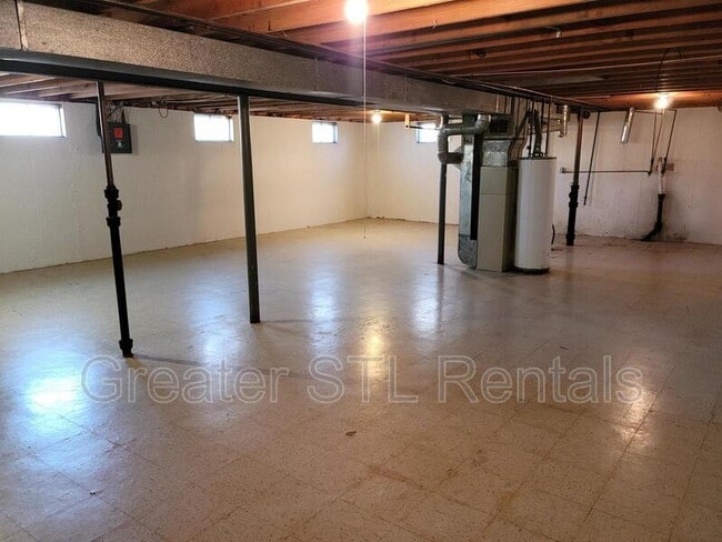 Building Photo - 13 Griffin Dr