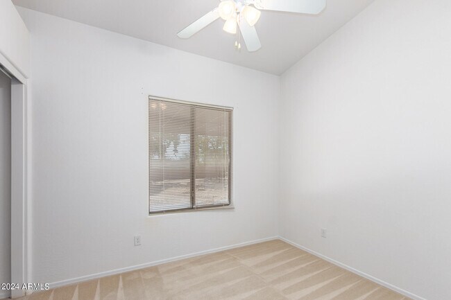 Building Photo - 8845 E Rainier Dr