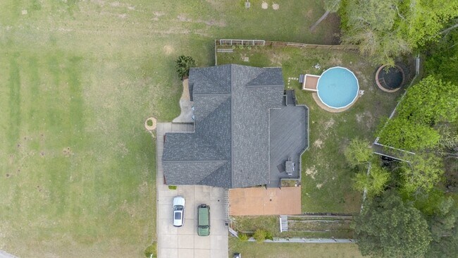 Building Photo - 220 Dolphin Dr