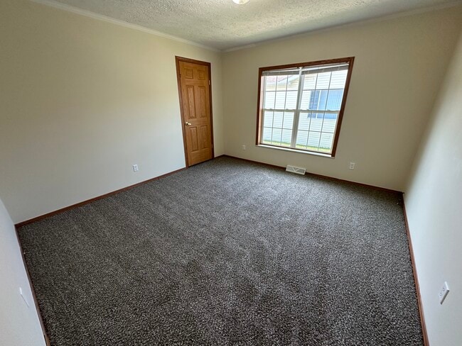 Building Photo - 375 Laurel Oak Ln