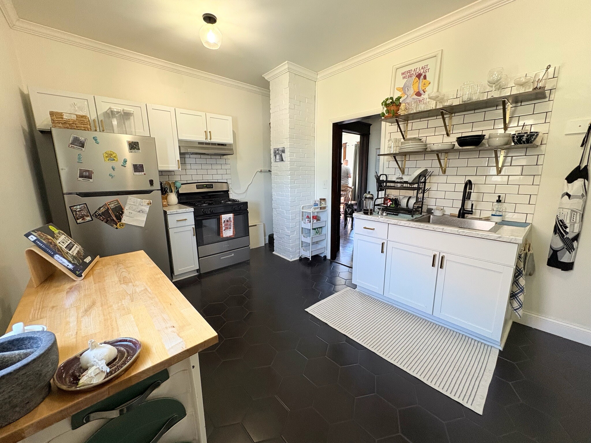 Kitchen - 2900 NE Tyler St