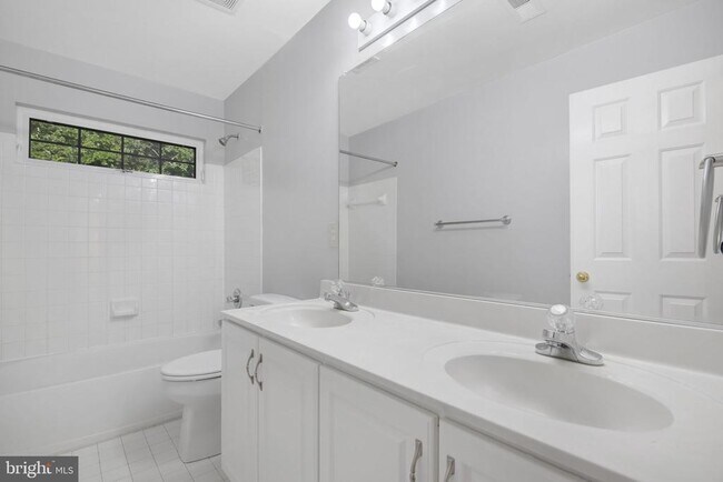 Building Photo - 507 Cross Creek Ct