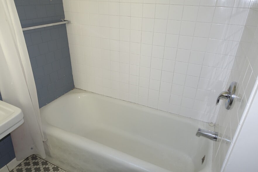 Building Photo - 2571 Virginia St