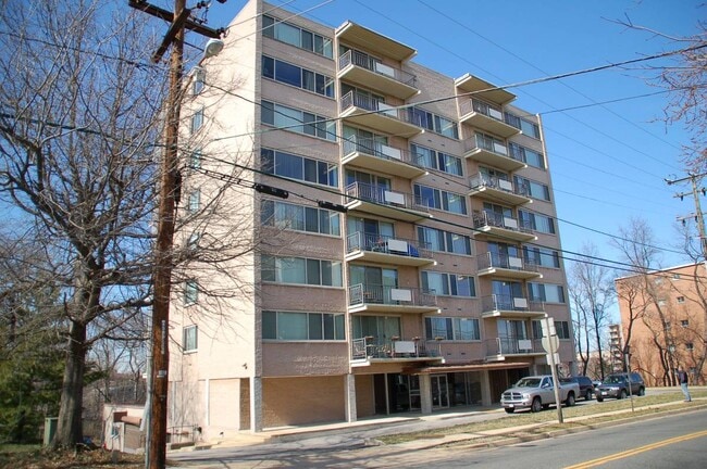 Building Photo - Parliament House Apts