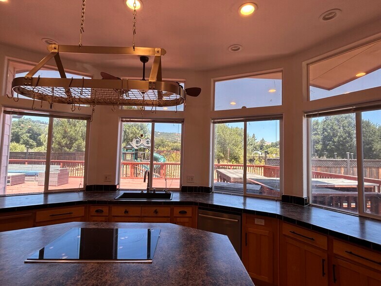 Kitchen & Deck - 9385 Burchell Rd