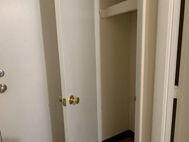 Building Photo - 95 Powers St