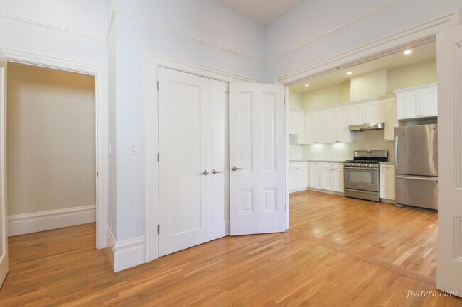 Building Photo - 2614 California St