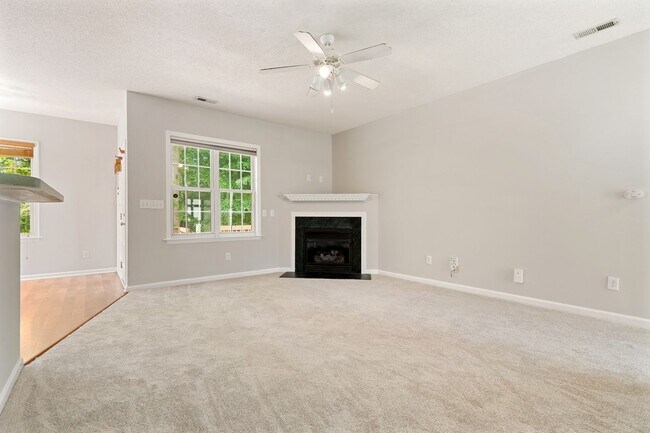 Building Photo - Single Family home in Hedingham: Available Now!