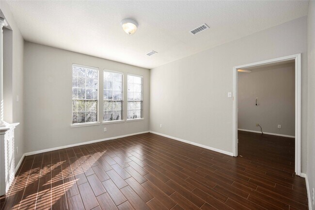 Building Photo - 3419 Crosby Landing