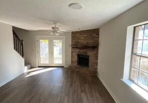 Building Photo - 2437B River Oaks Blvd