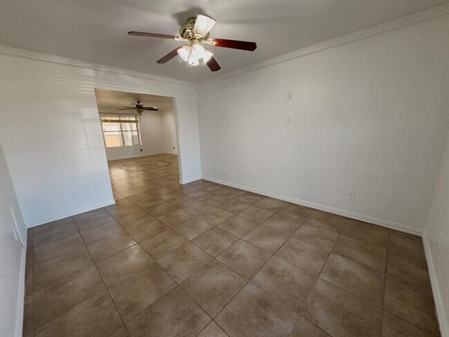 Building Photo - 3806 Fieldcrest Dr