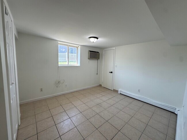 Building Photo - 443 Westminster Pl