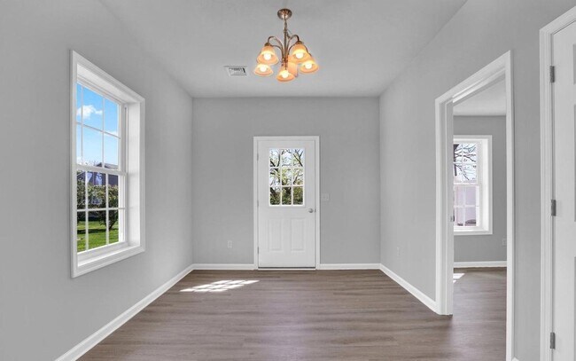 Building Photo - 2420 Lehman St