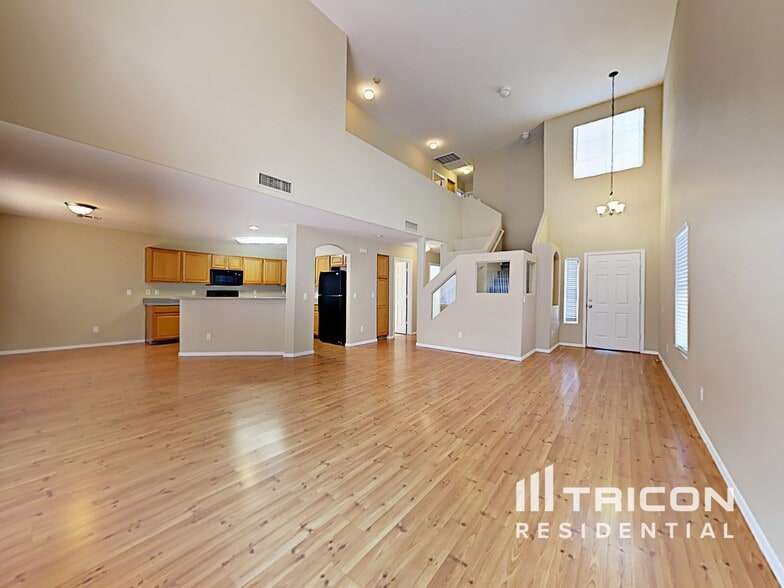 Building Photo - 22040 W Gardenia Dr