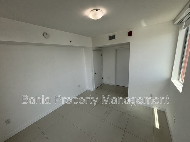 Building Photo - 7661 NW 107th Ave