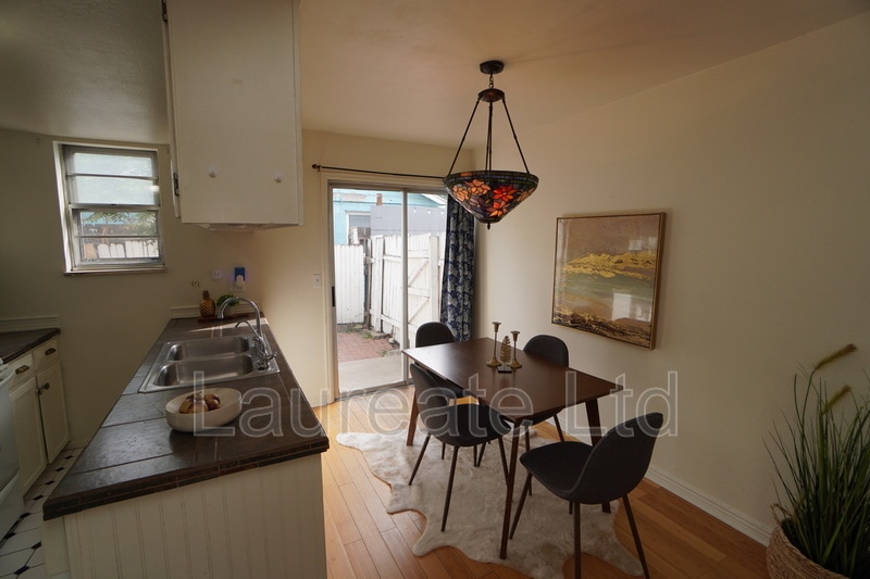 Building Photo - 5 S Elati St