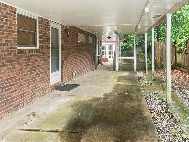 Building Photo - 20 Jonquil Ave NW