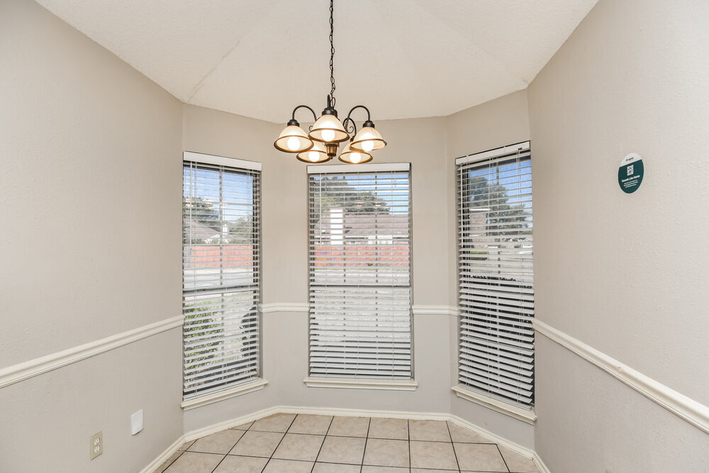 Building Photo - 1505 Gainsborough Way