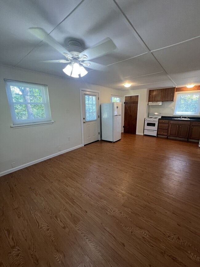 Building Photo - 1232 Park Rd