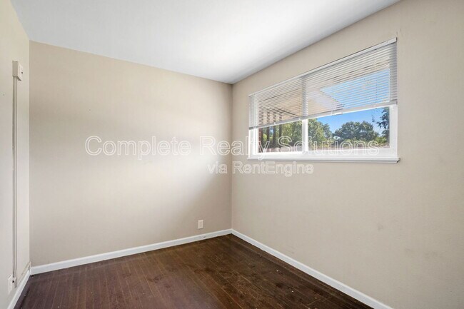 Building Photo - 10315 Monarch Dr