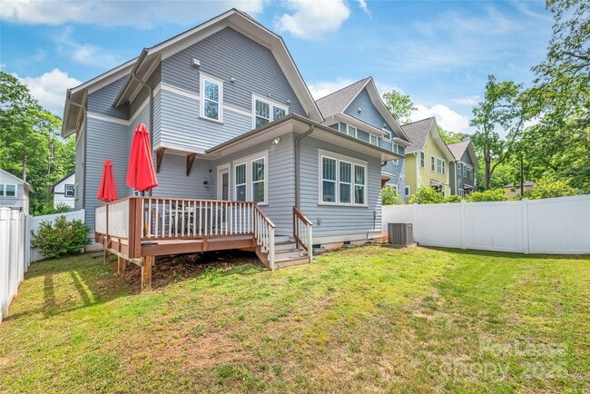 Building Photo - 5210 Kelly St