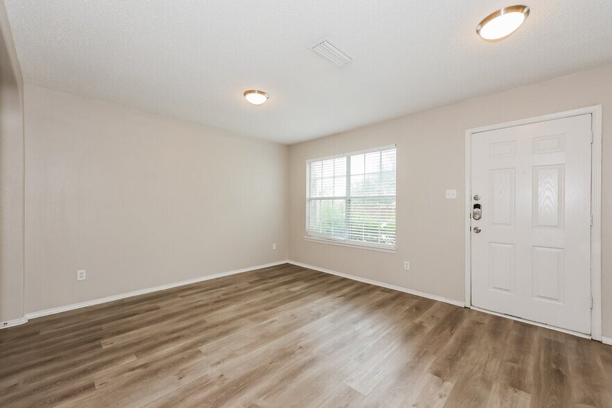 Building Photo - 1213 Singletree Ct