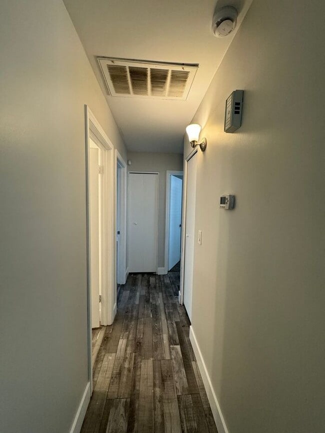 Building Photo - Apply Here: https://realty480pm.appfolio.c...