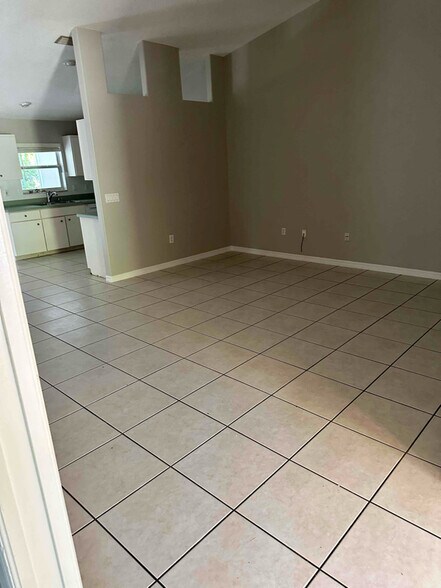 Building Photo - 160 Fenimore Ln