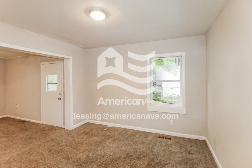 Building Photo - 4208 16th Ave