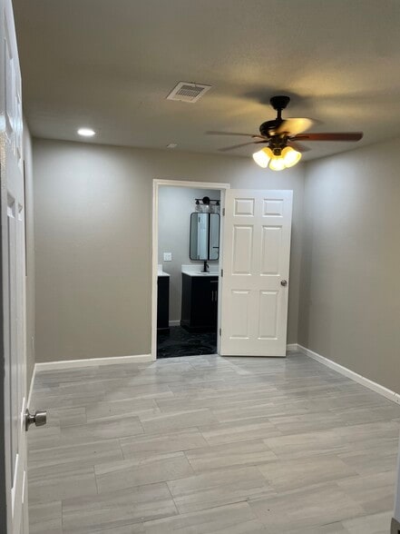 Primary bedroom - 3313 Pine St