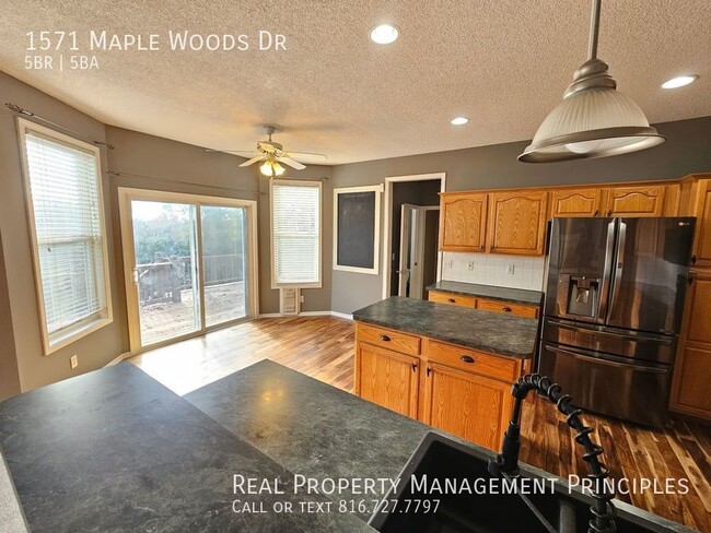 Building Photo - *MOVE-IN SPECIAL* Spacious 5 Bedroom 4.5 B...