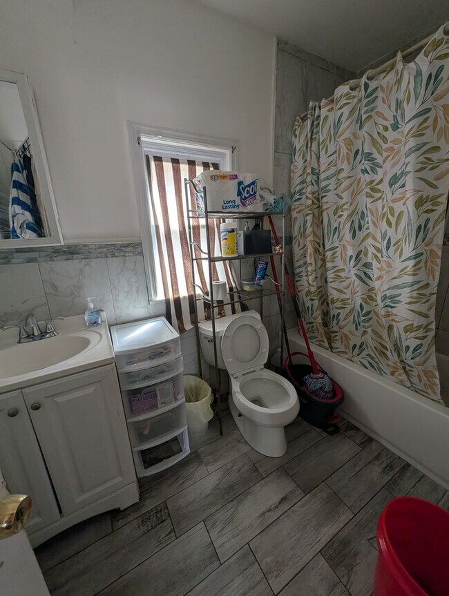 Building Photo - 1418 Mattison Ave