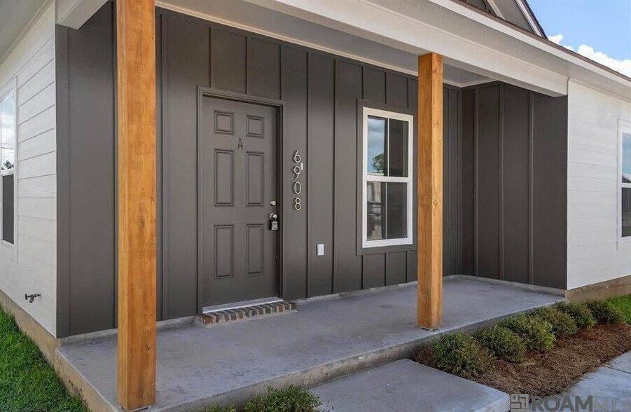Building Photo - 6908 Goya Ave