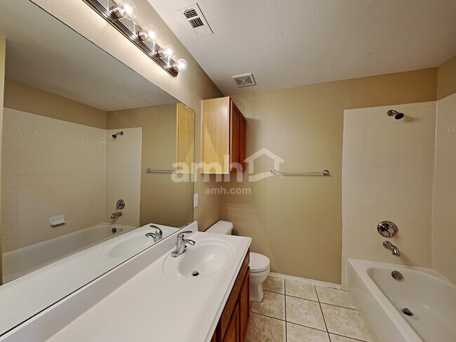 Building Photo - 1200 Seneca Pl