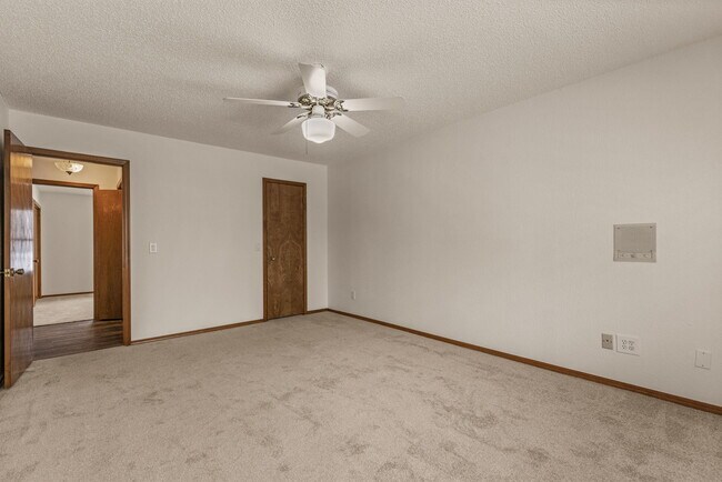 Building Photo - 630 S 276th E Ave