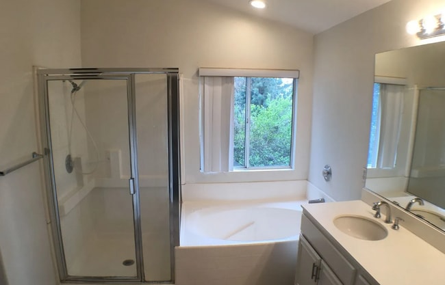 Building Photo - 4BR/3BA in Desirable Vail Ranch – Fireplace, Lofty Primary Suite & 3-Car Garage