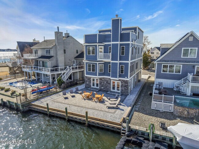 Building Photo - 141 Vanard Dr