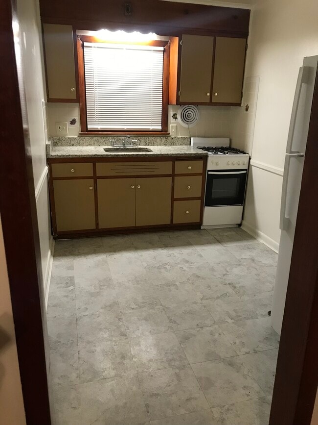 Building Photo - 676 Convery Blvd