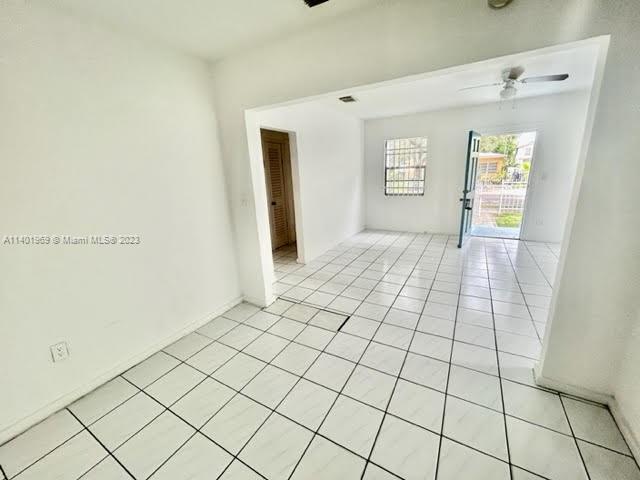 Building Photo - 569 NW 42nd St