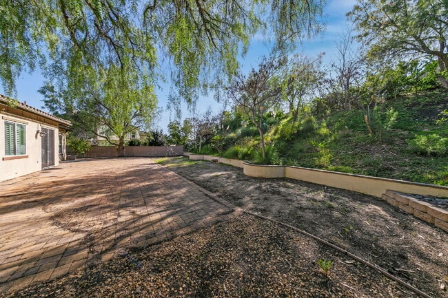 Building Photo - Stunning Single-Story Luxury Home in Coveted Rolling Hills Ranch
