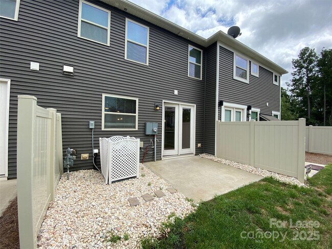 Building Photo - 5507 Trieg Dr