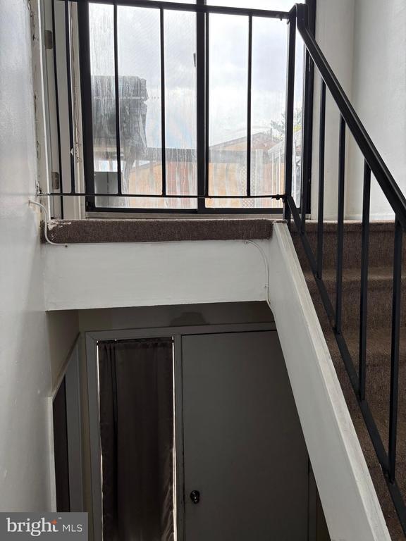 Building Photo - 2419 Tremont St