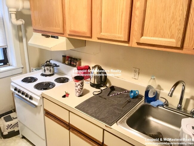 Building Photo - 70 Peterborough St