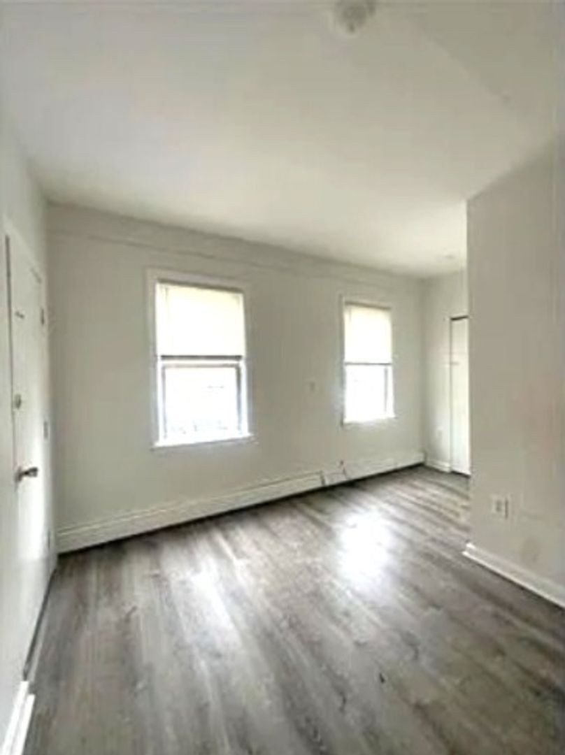 Building Photo - 91 Ives St