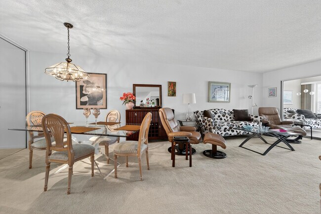 Building Photo - 14095 Royal Vista Dr